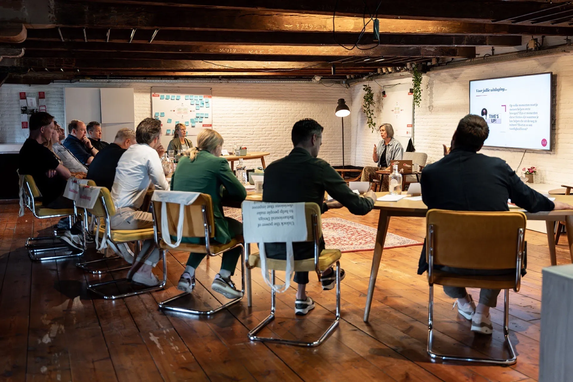 Trainer teaching the group during the Fundamentals Course